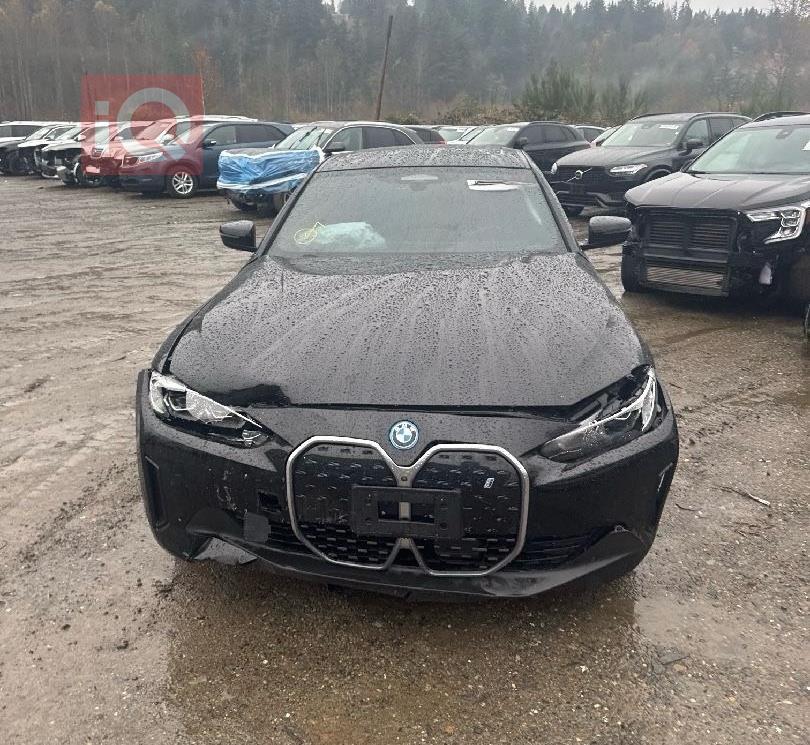 بی ئێم دەبڵیو i4